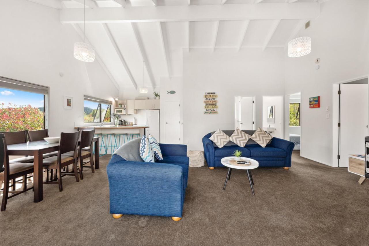 Waitahanui Lake House - Lake Taupo Holiday Home 外观 照片