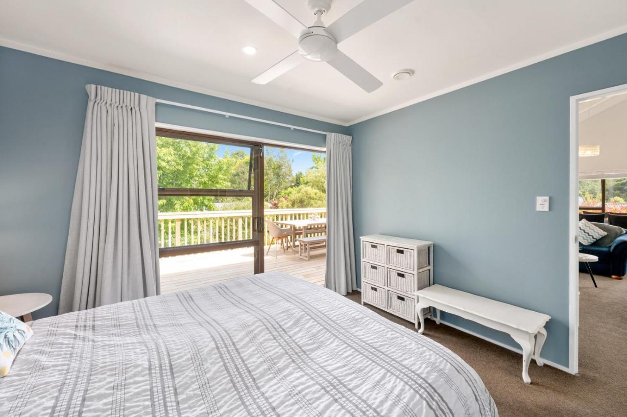 Waitahanui Lake House - Lake Taupo Holiday Home 外观 照片