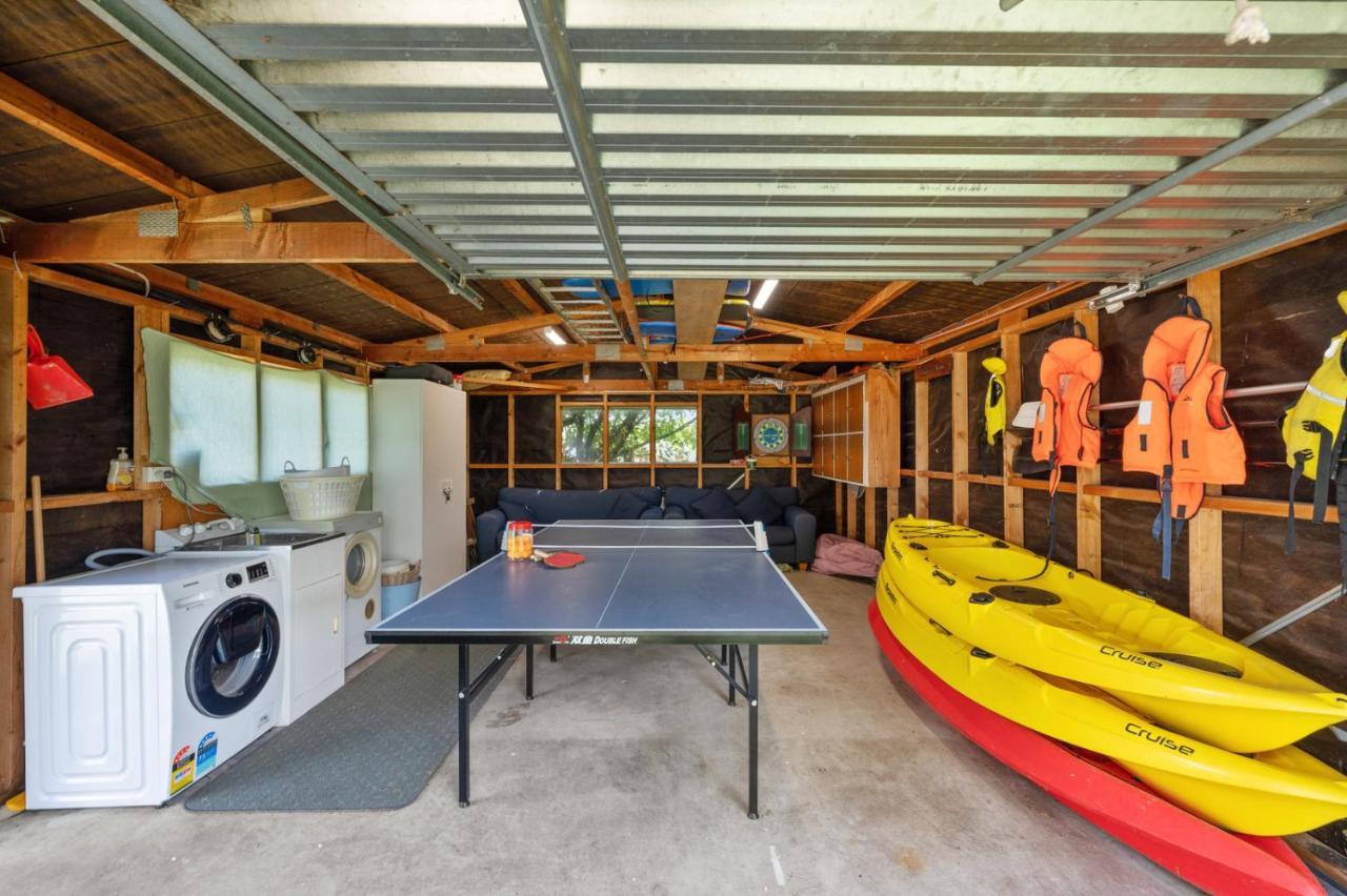 Waitahanui Lake House - Lake Taupo Holiday Home 外观 照片